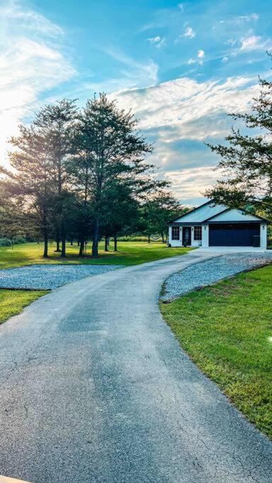 Southern Charm 3Br Fire Pit Pool Table 7Beds Сивиървил Екстериор снимка