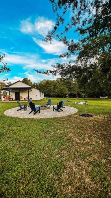 Southern Charm 3Br Fire Pit Pool Table 7Beds Сивиървил Екстериор снимка